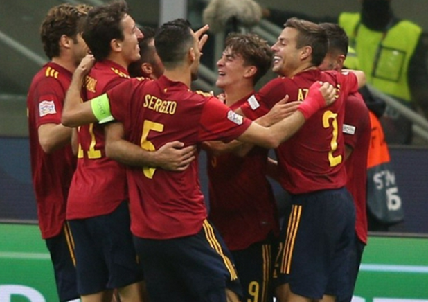 包含西班牙2-1逆转法国斗牛士晋级欧洲杯决赛的词条