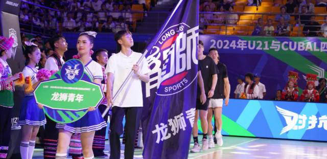 精彩篮球对抗赛：球员实力较量